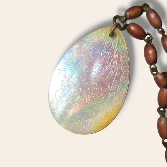 Vintage Anne Klein Etched Mother Of Pearl Pendant Necklace‎ Wood & Glass Beads - Picture 5 of 9